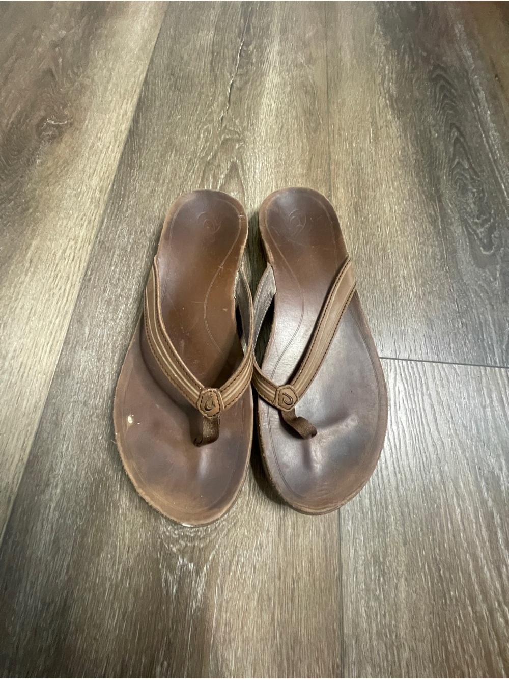 OluKai AukI Brown Leather Flip-Flop Sandals Womens 10